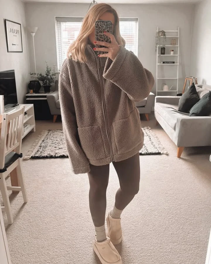 Winter leggings outfit